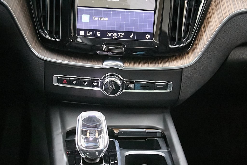 2023 VOLVO XC60 - Image 33