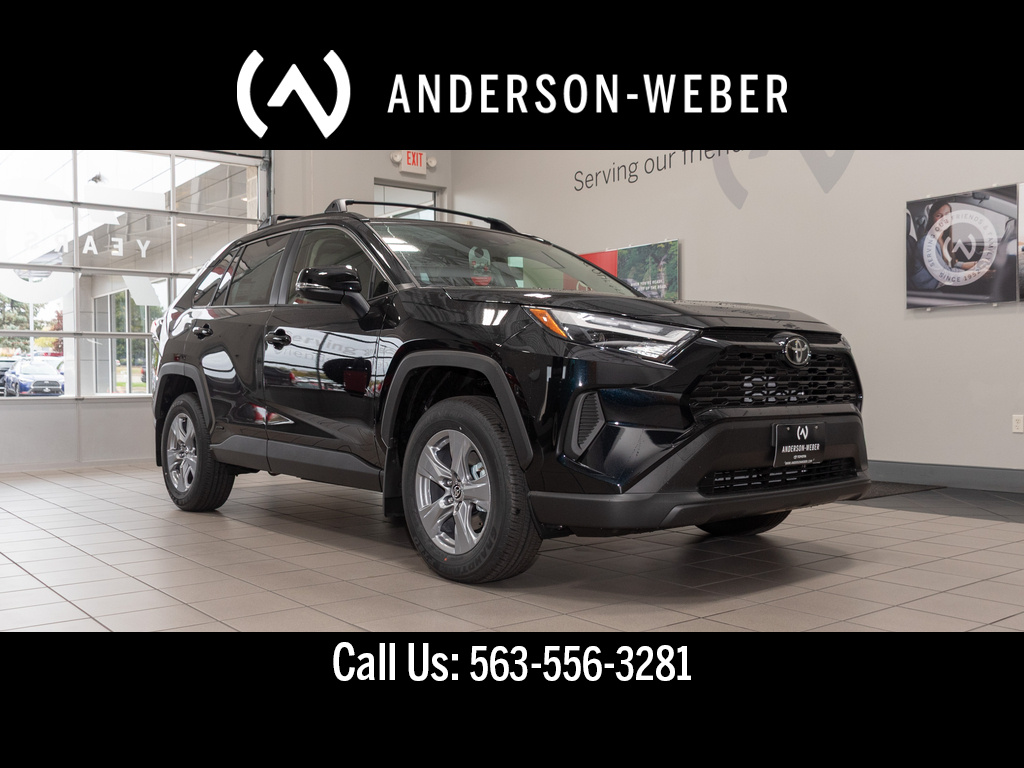 2025 Toyota RAV4 XLE's photo