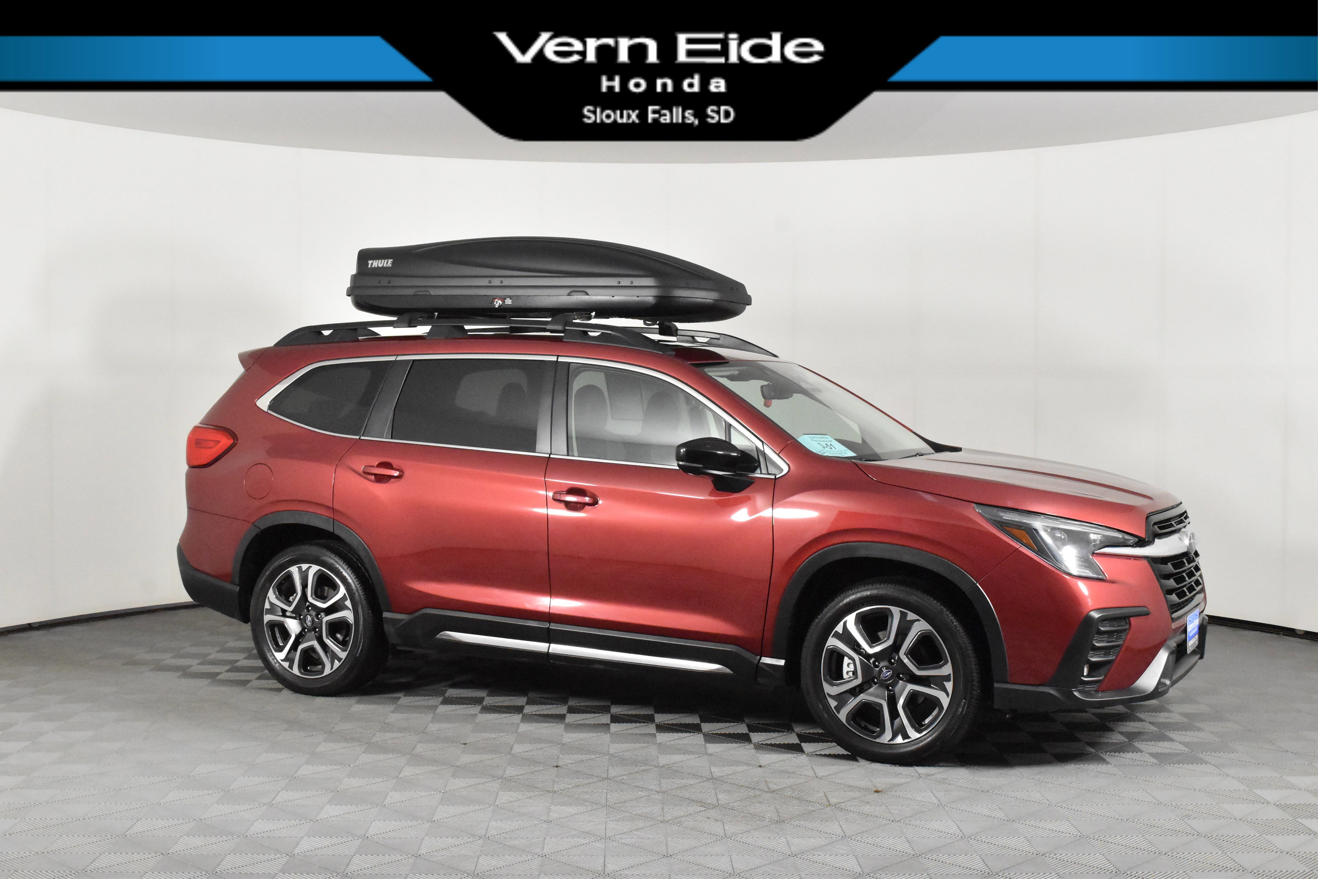 2024 Subaru Ascent Limited's photo