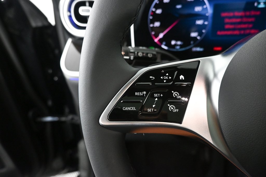 2026 Mercedes Benz GLC 300 photo 4