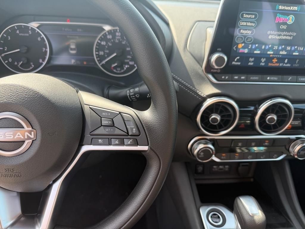 2025 Nissan Sentra SV photo 11