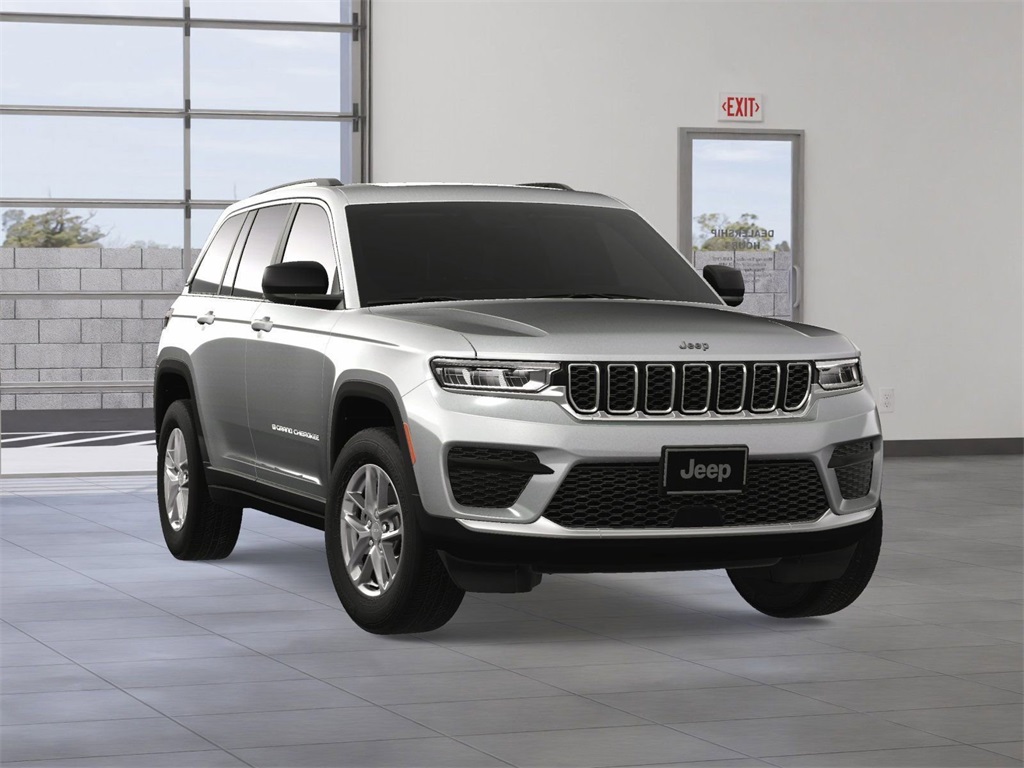 2025 Jeep Grand Cherokee Laredo X photo 4