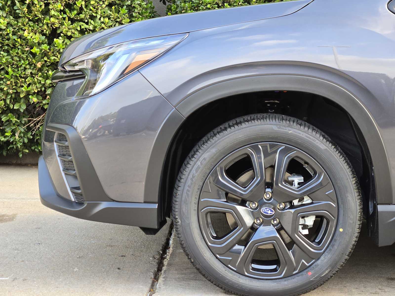 2025 Subaru Ascent Onyx Edition Touring photo 2