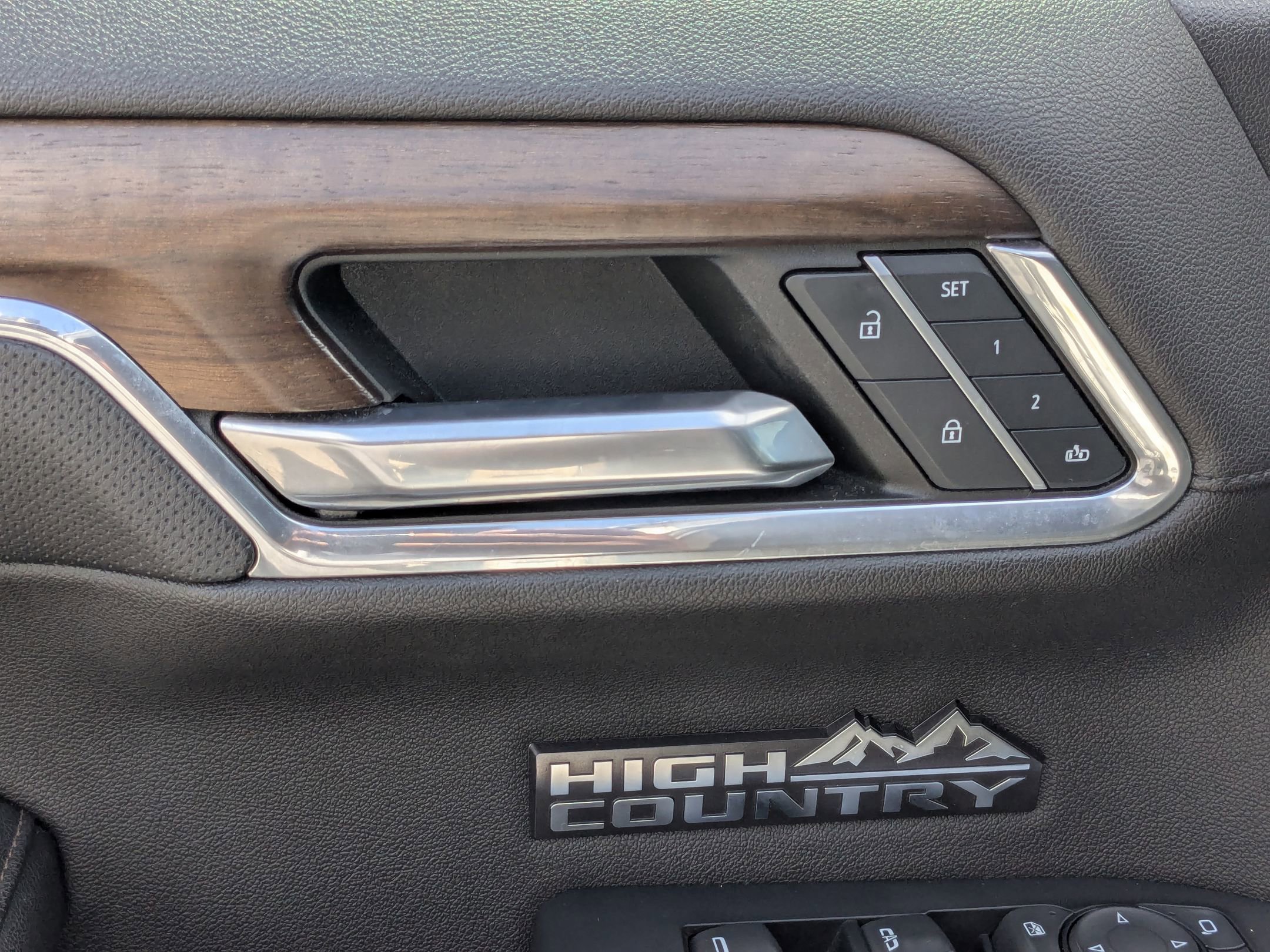 2023 Chevrolet Silverado 1500 High Country photo 12