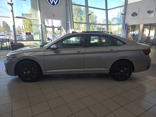 2022 Volkswagen Jetta 1.5T SE photo 3