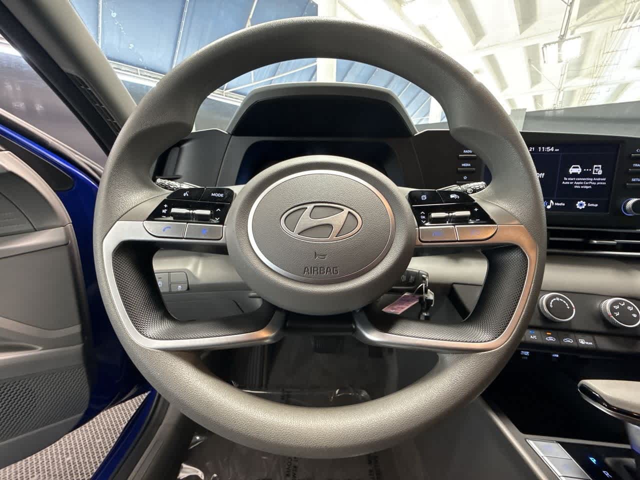 2024 Hyundai Elantra SE photo 13