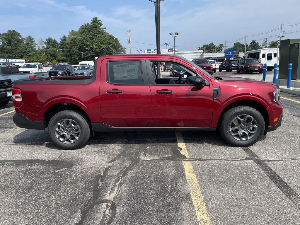 2025 Ford Maverick XLT photo 2