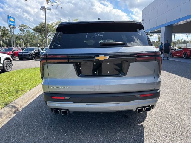 2025 Chevrolet Traverse photo 3