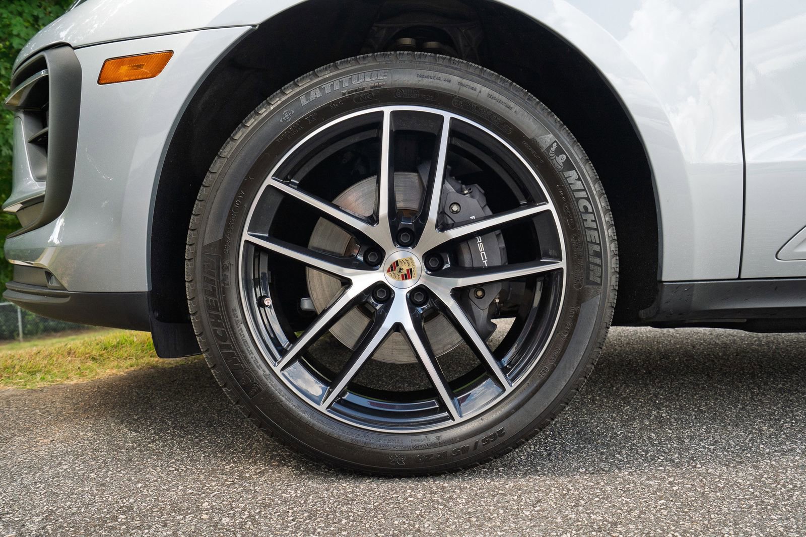 2023 Porsche Macan Base photo 11