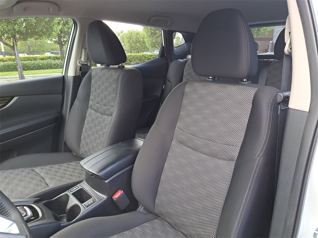 2021 Nissan Rogue Sport SV photo 18