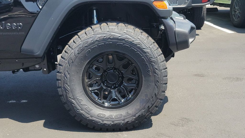 2025 Jeep Wrangler Sport photo 3