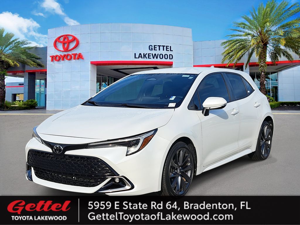 2023 Toyota Corolla Hatchback XSE's photo