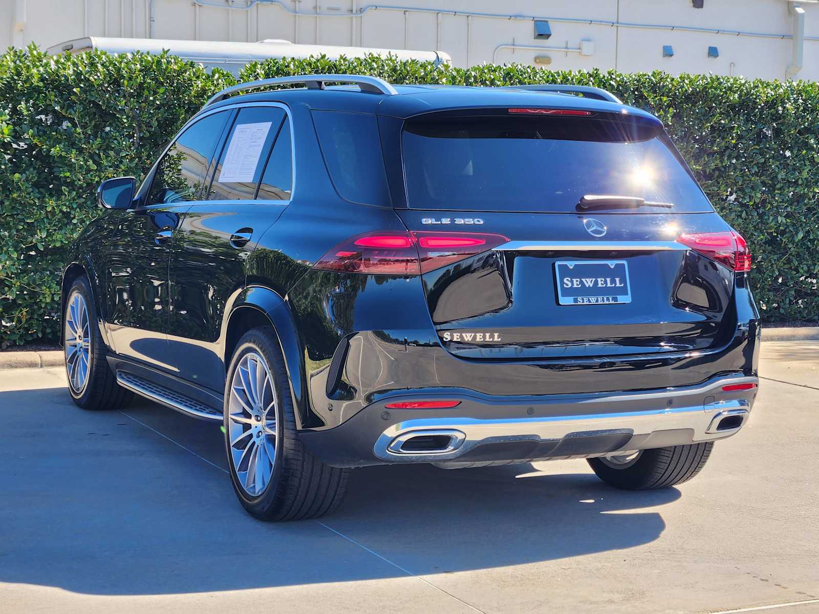 2025 Mercedes Benz GLE 350 4MATIC photo 4