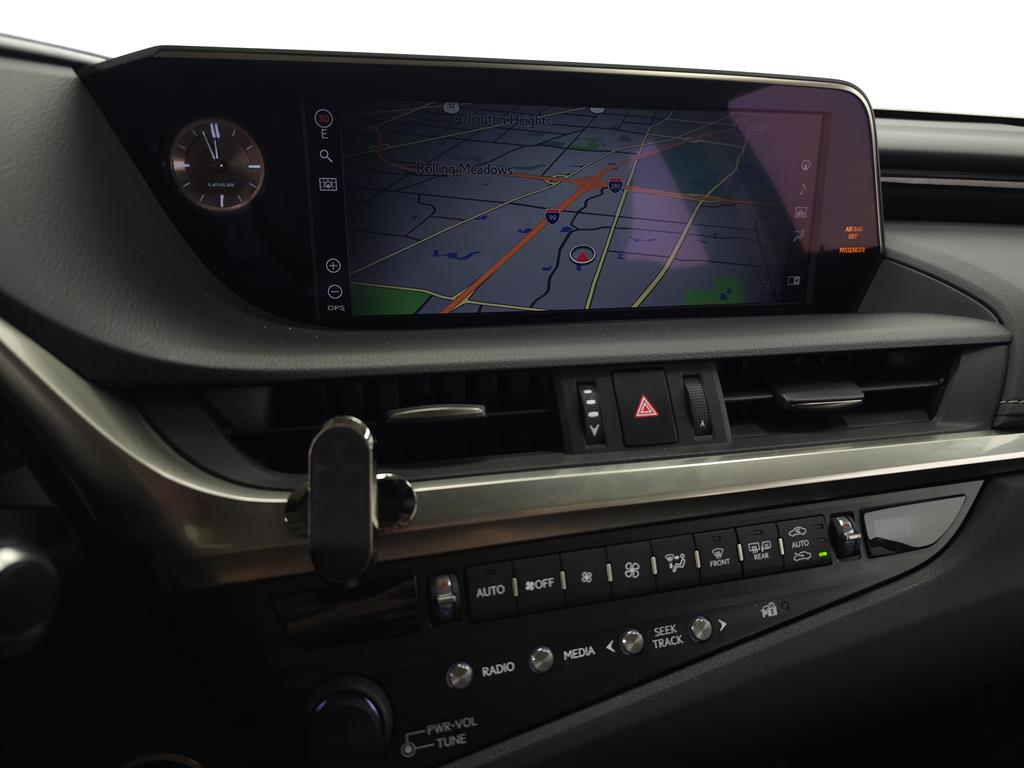 2020 Lexus ES 300h photo 22