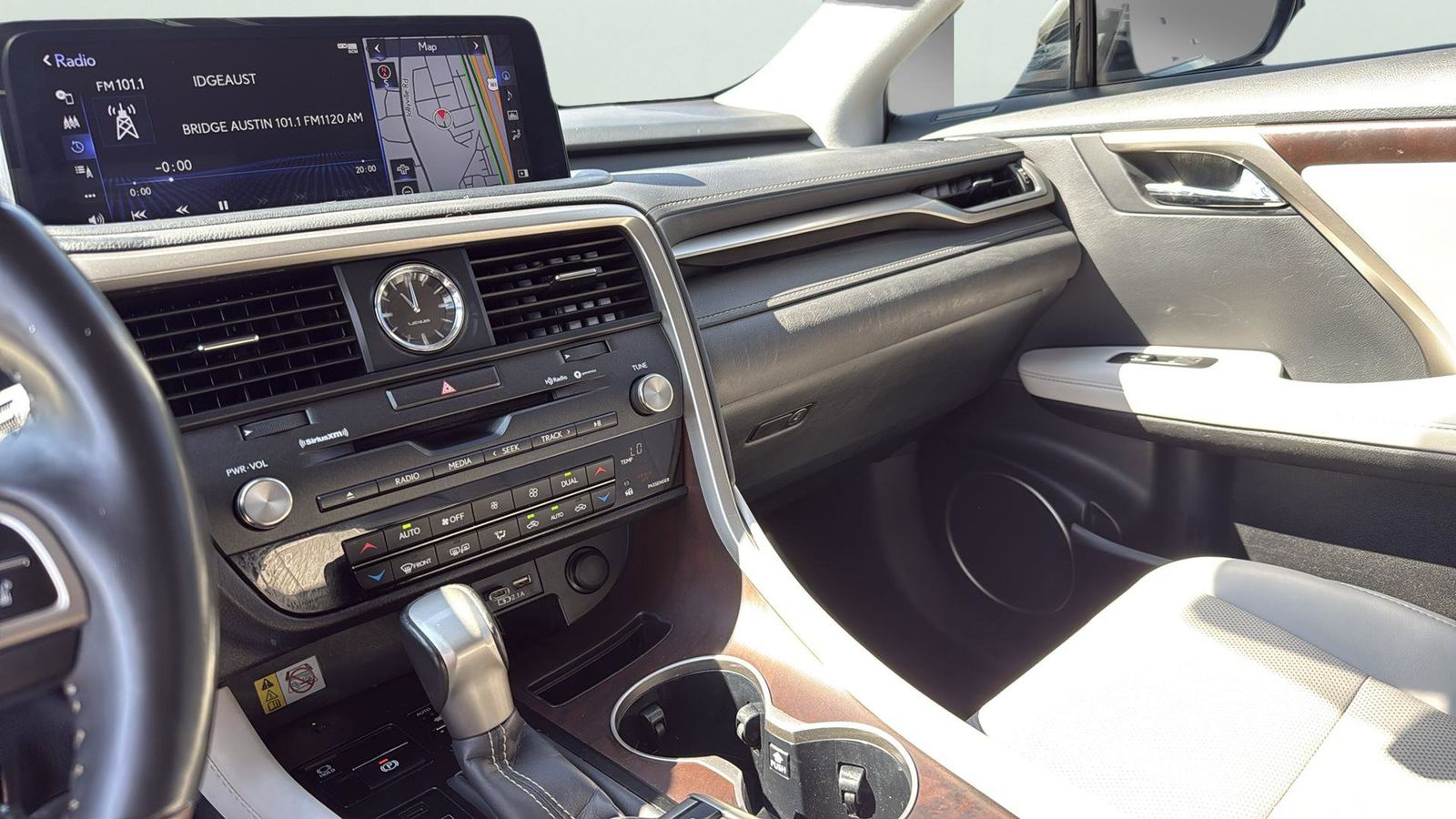 2022 Lexus RX 350 photo 17