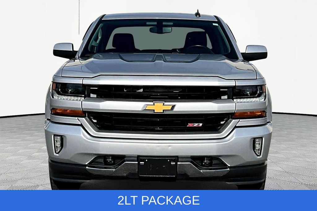 2017 Chevrolet Silverado 1500 LT photo 2