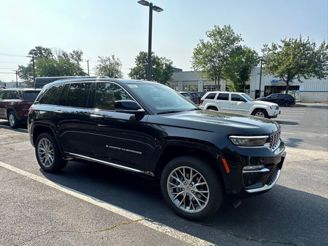 2025 Jeep Grand Cherokee Summit photo 2