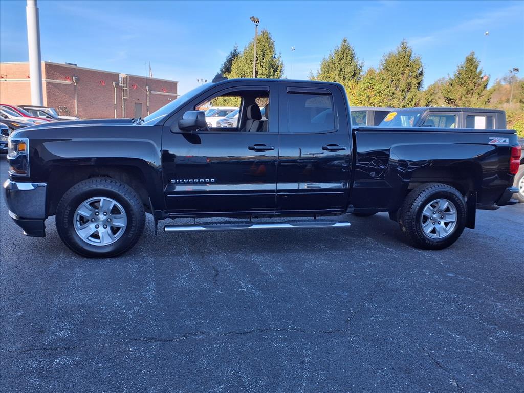 Used 2017 Chevrolet Silverado 1500 LT Z71 with VIN 1GCVKREC6HZ105558 for sale in Saint Clairsville, OH