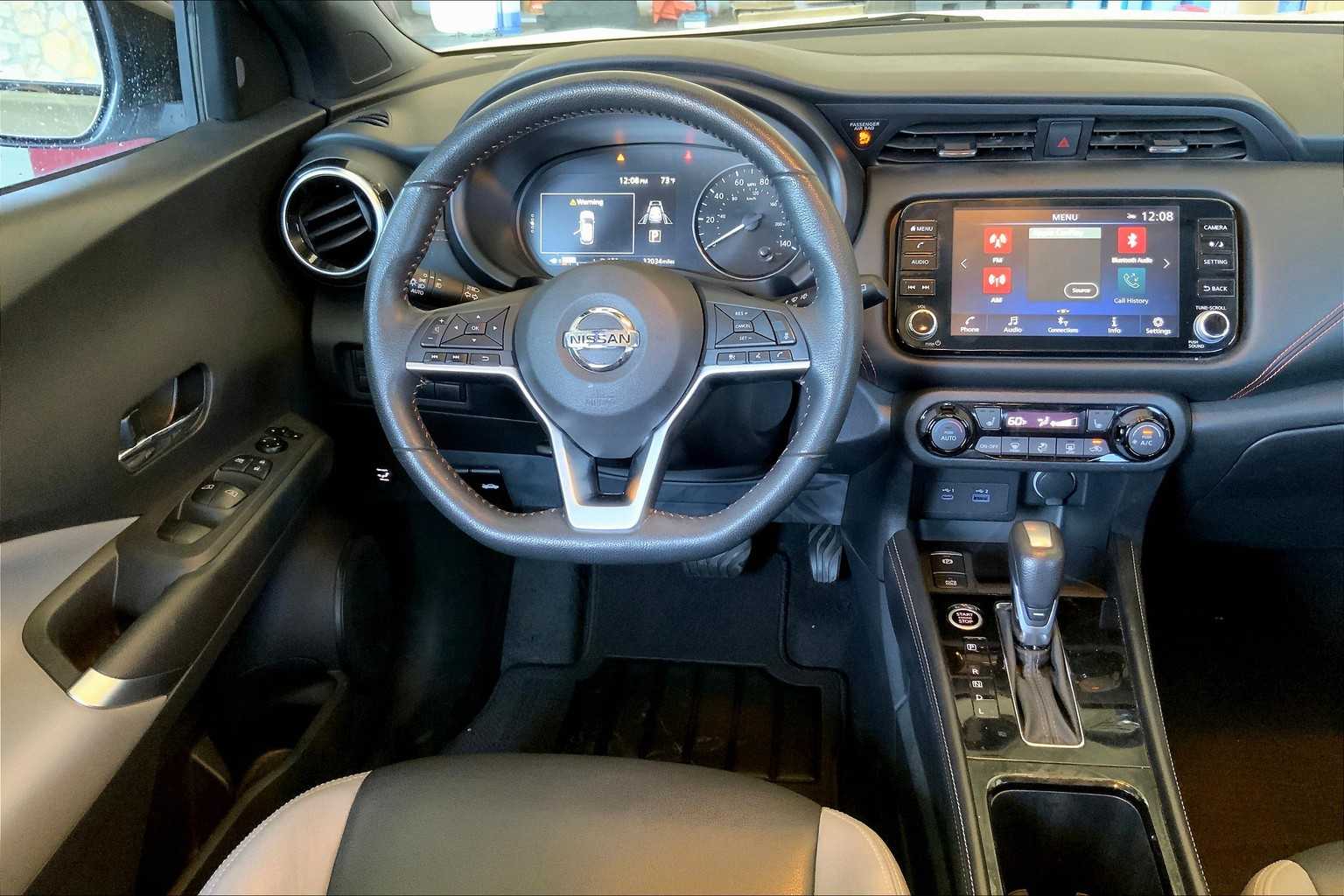 2021 Nissan Kicks SR photo 5