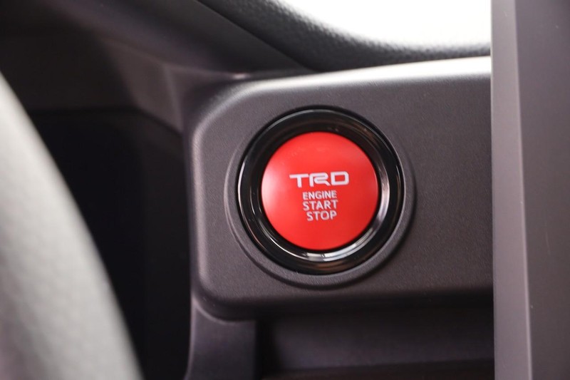 2025 Toyota Tacoma TRD Off-Road photo 15