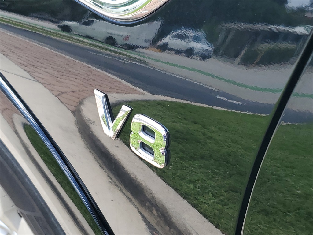 2022 Nissan Armada SV photo 8