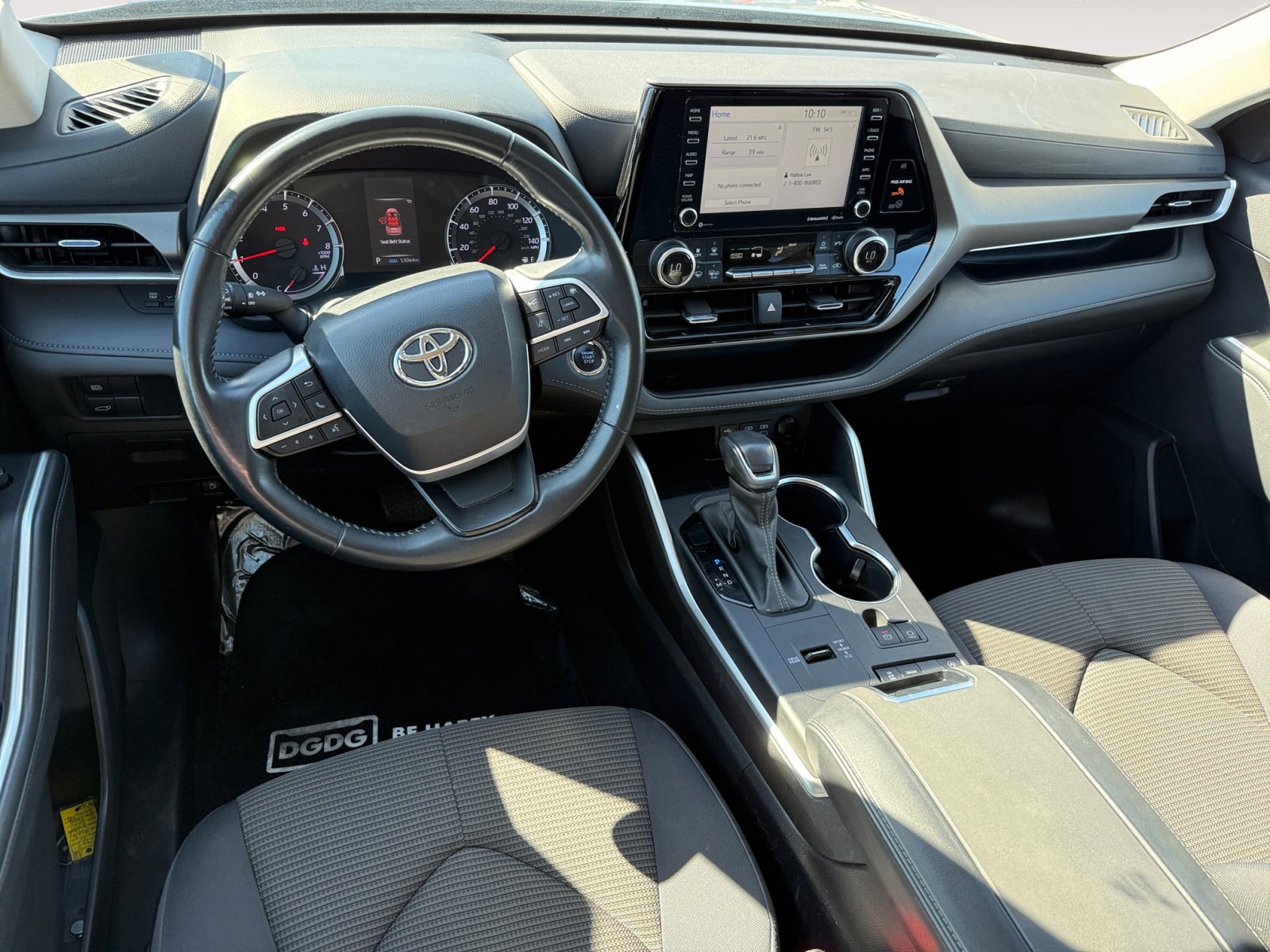2022 Toyota Highlander LE photo 15