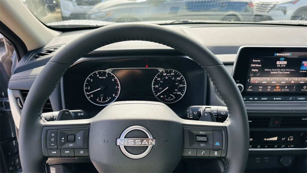 2026 Nissan Rogue SV photo 14