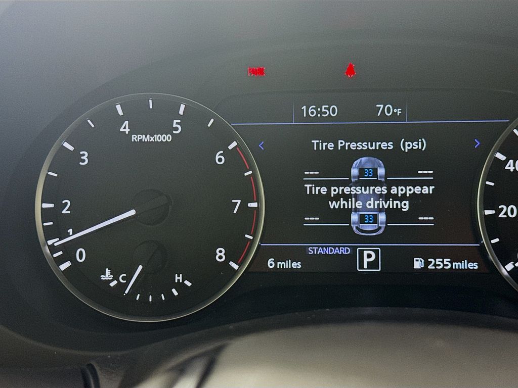 2025 Infiniti QX50 Luxe photo 11