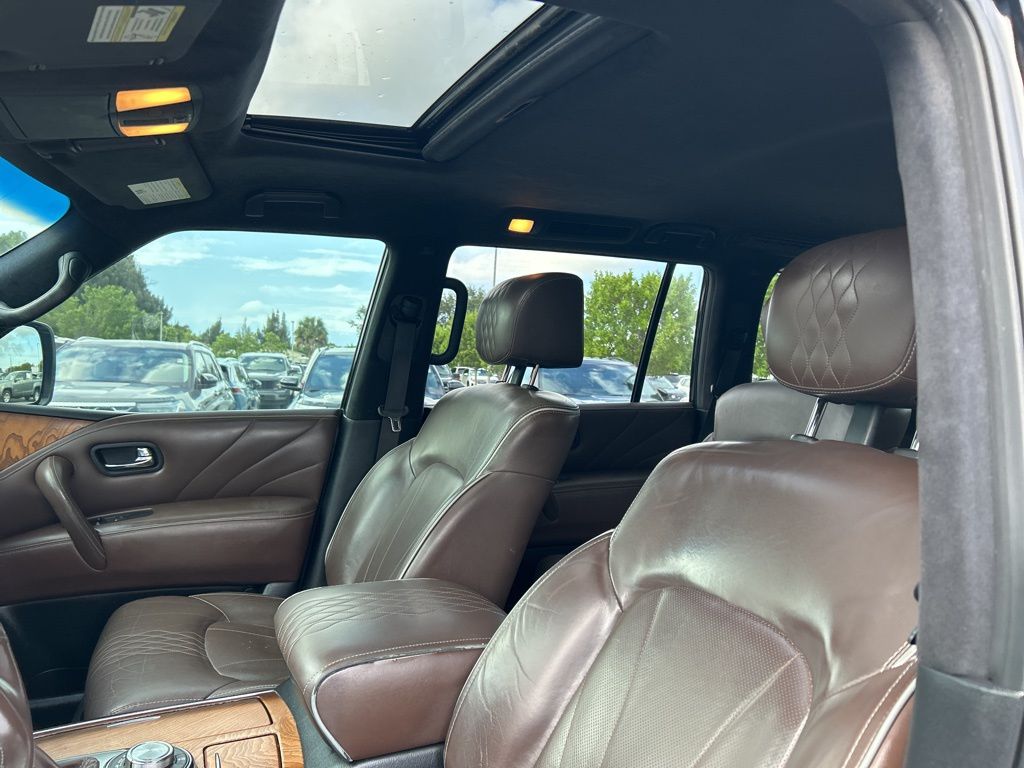 2016 Infiniti QX80 Limited photo 13
