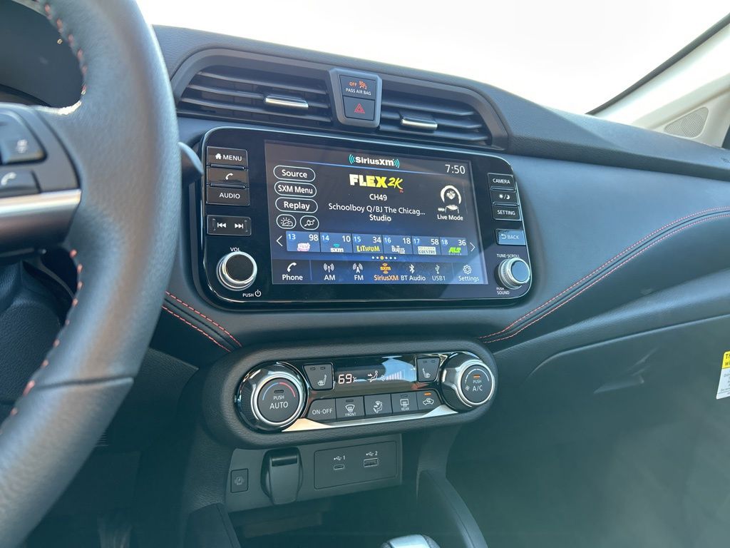 2025 Nissan Versa SR photo 22
