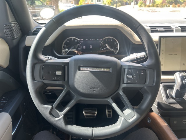 2023 Land Rover Defender 110 photo 23