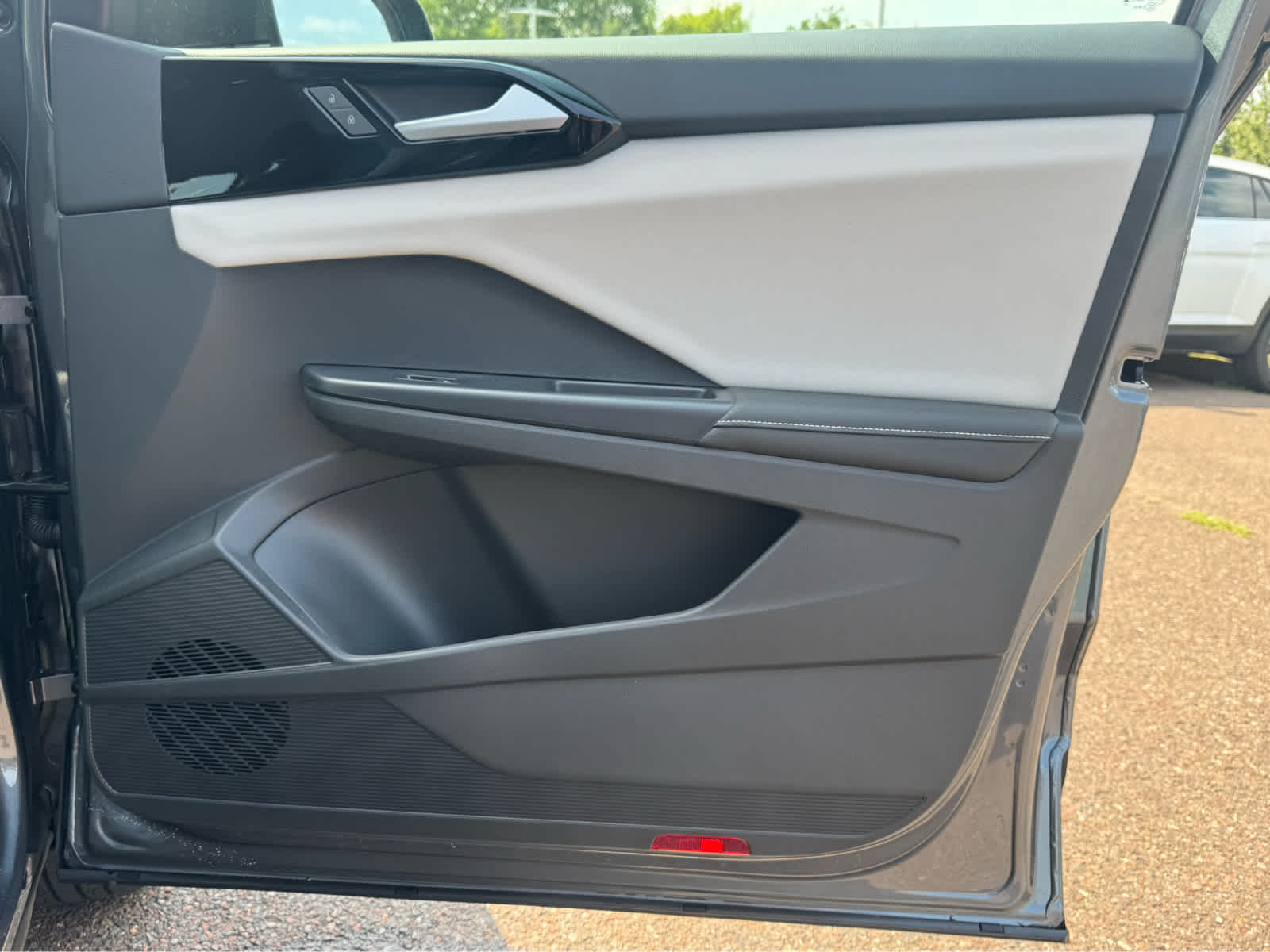 2025 Volkswagen Taos S photo 37