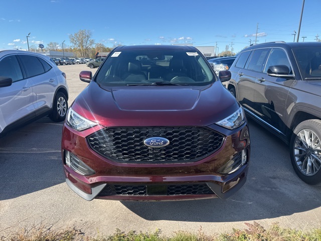 2023 Ford Edge ST photo 2