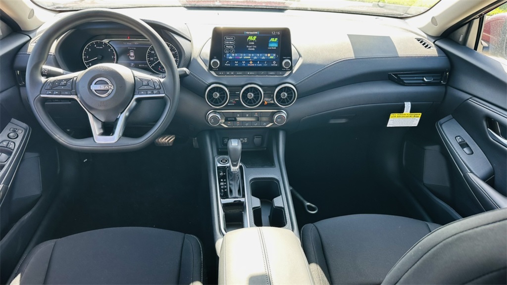2025 Nissan Sentra SV photo 11