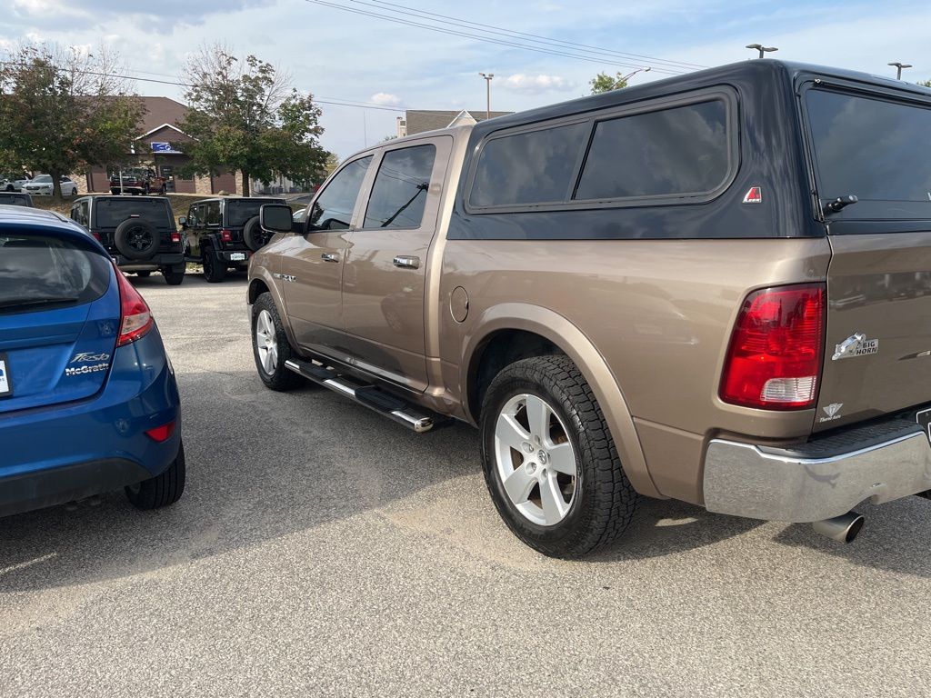 2010 Ram 1500 SLT photo 3
