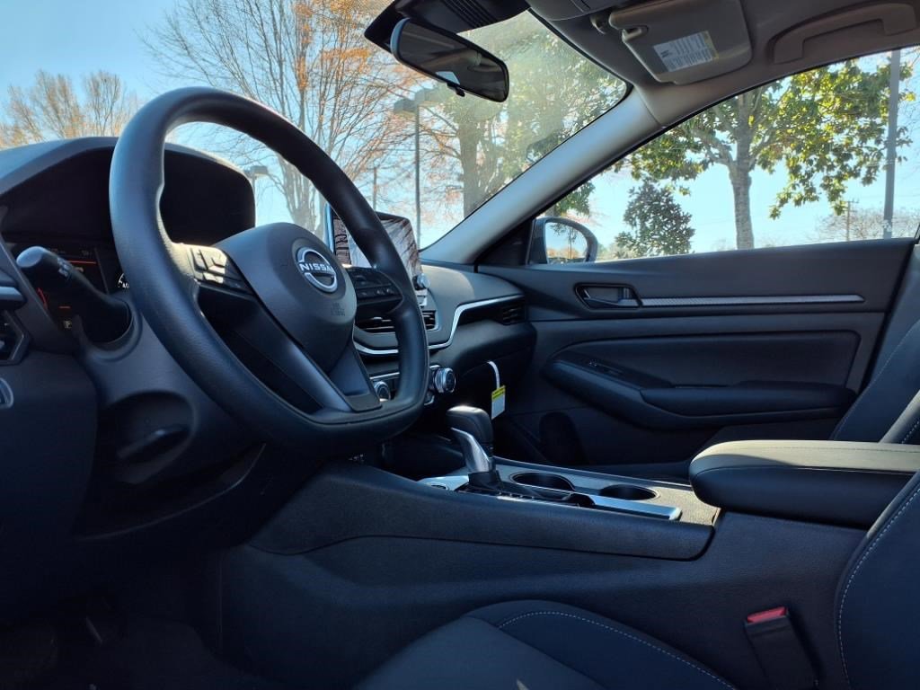 2025 Nissan Altima 2.5 S photo 7