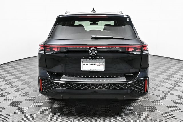2025 Volkswagen Tiguan SEL R-Line Black photo 26