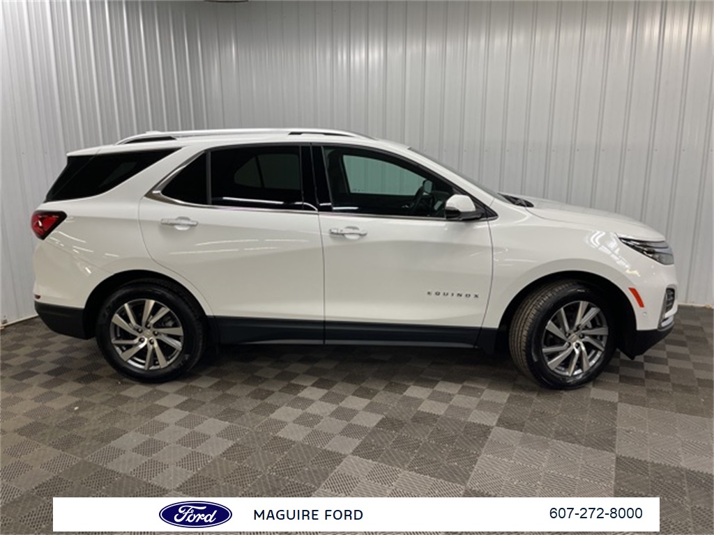 2022 Chevrolet Equinox Premier photo 2