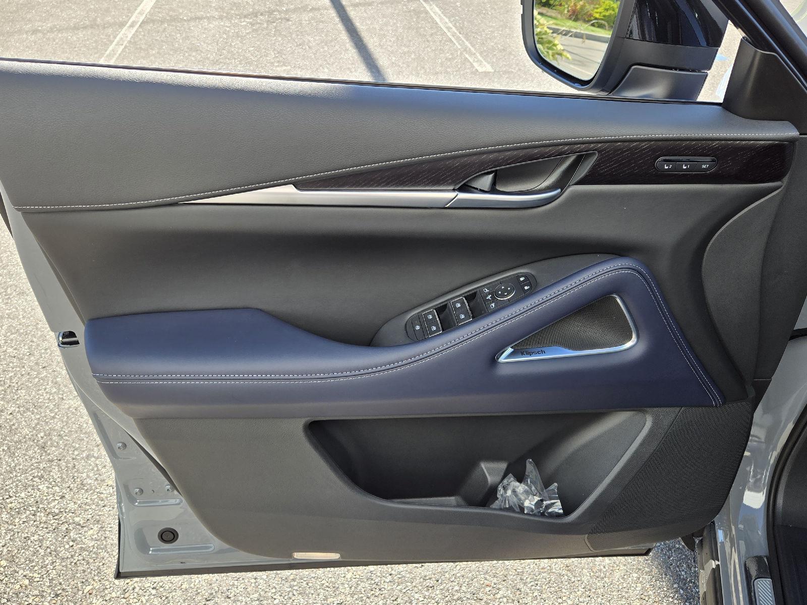 2026 Infiniti QX60 Luxe photo 8
