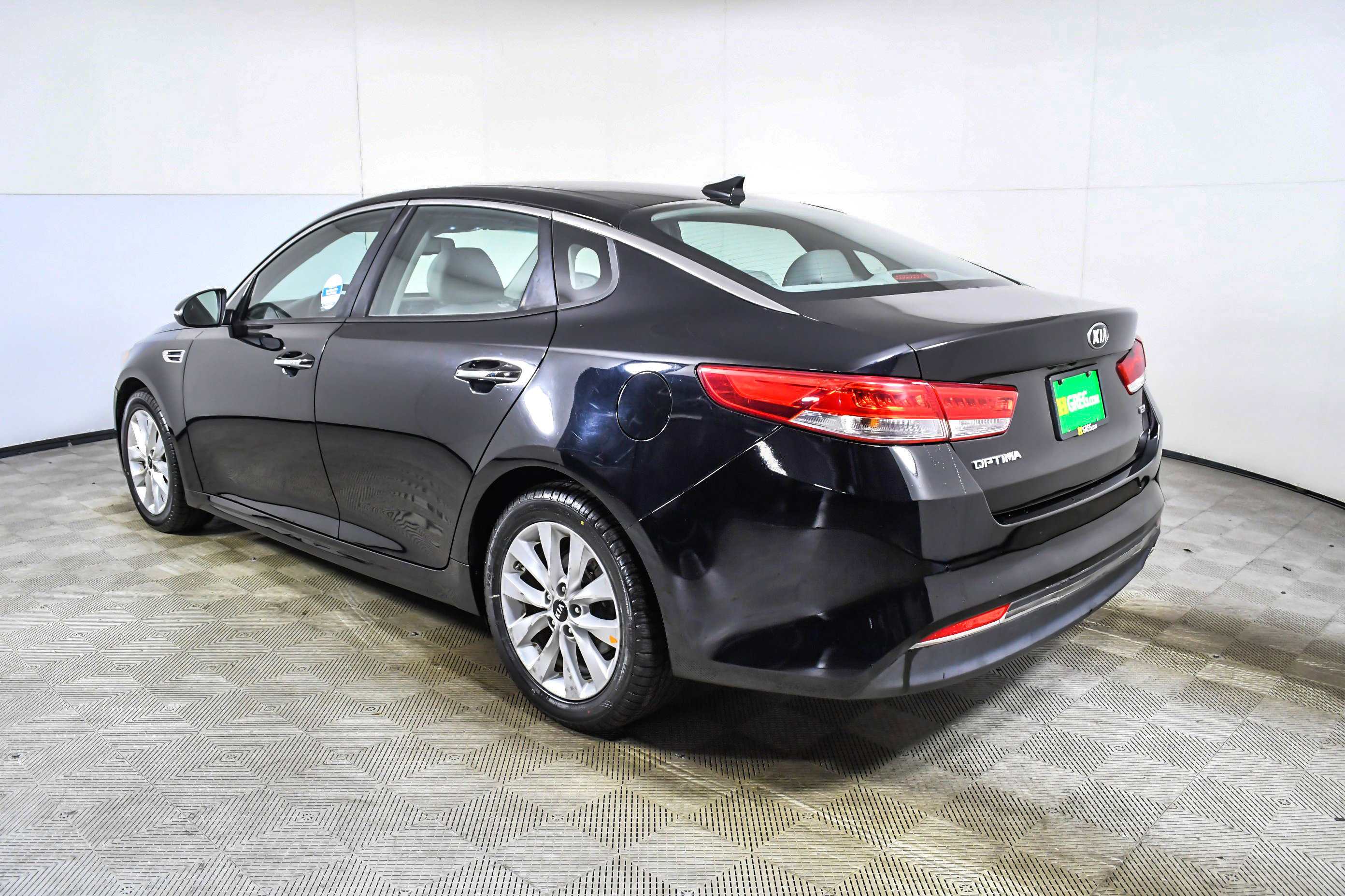 2016 Kia Optima EX photo 2