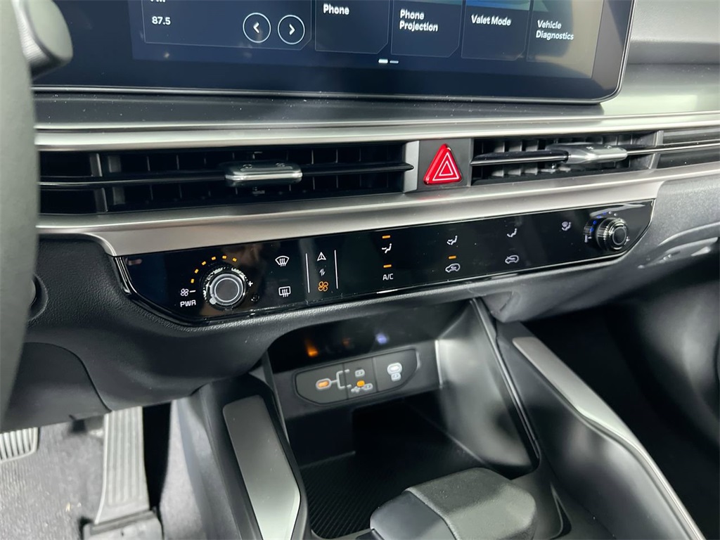 2026 Kia Sorento LX photo 22