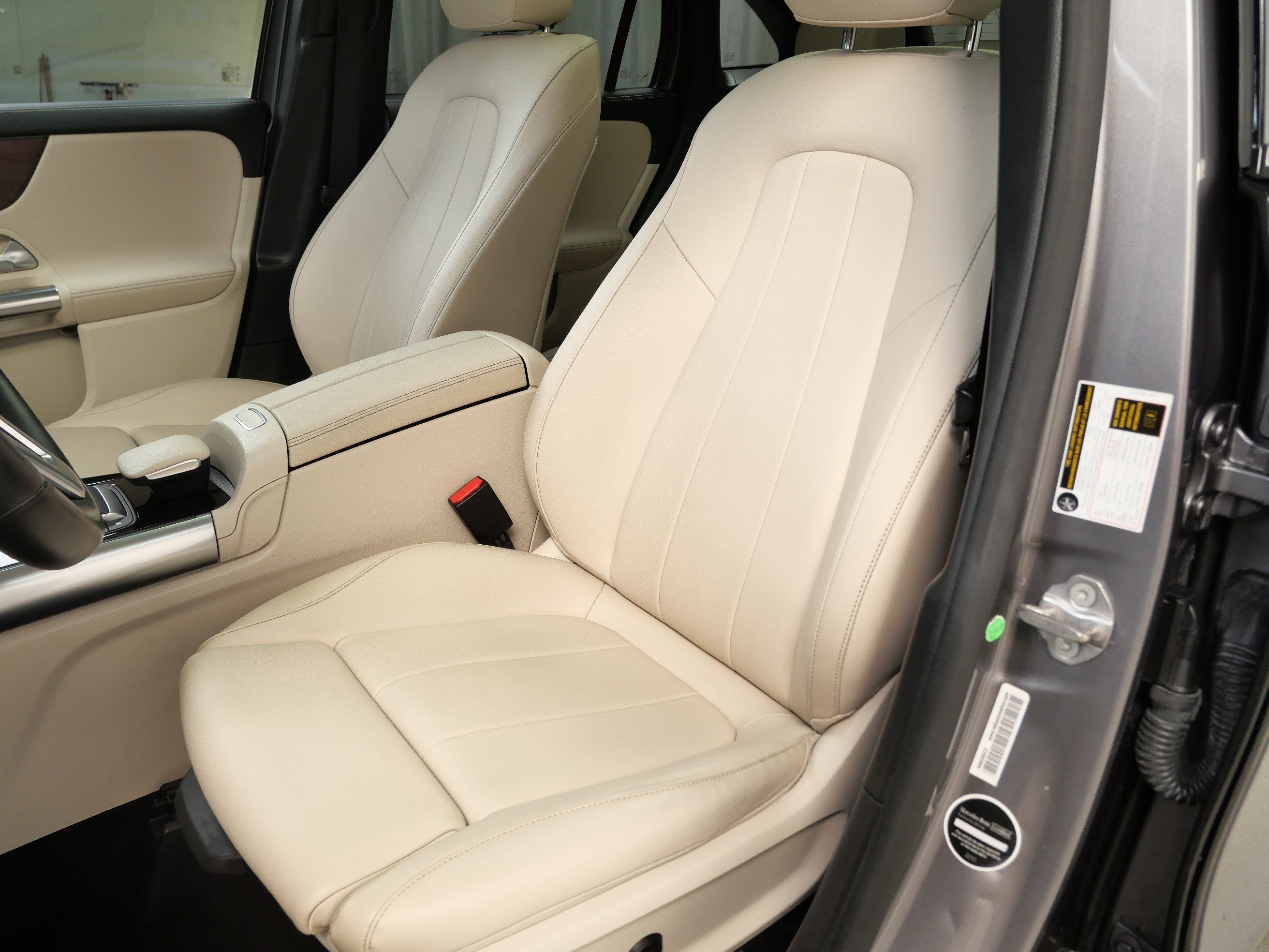 2022 Mercedes Benz GLA 250 4MATIC photo 2