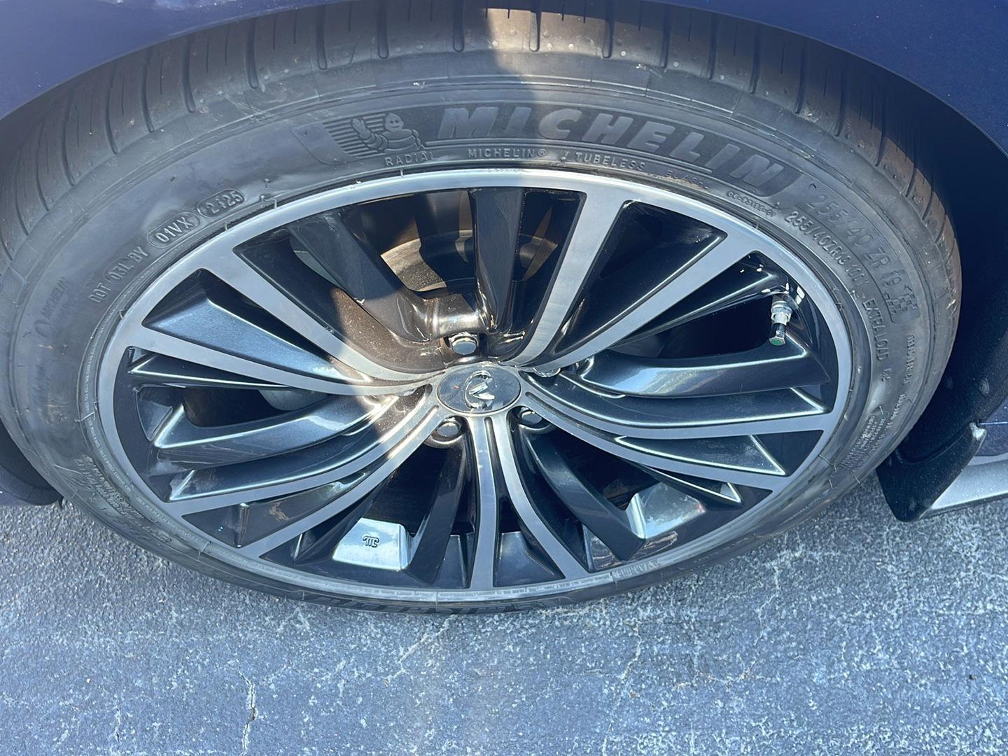 2018 Infiniti Q60 3.0t Luxe photo 7