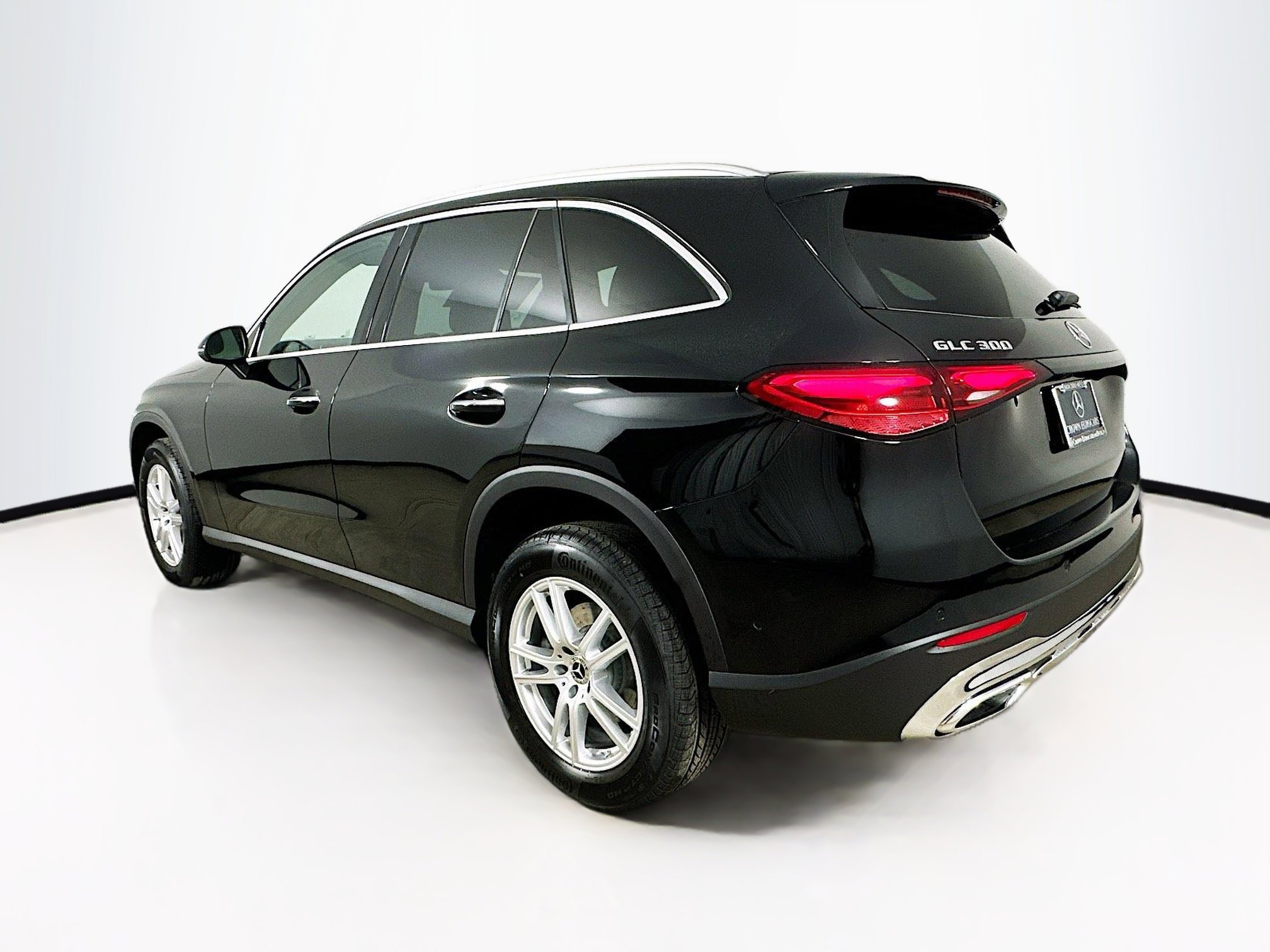 2025 Mercedes Benz GLC 300 4MATIC photo 3
