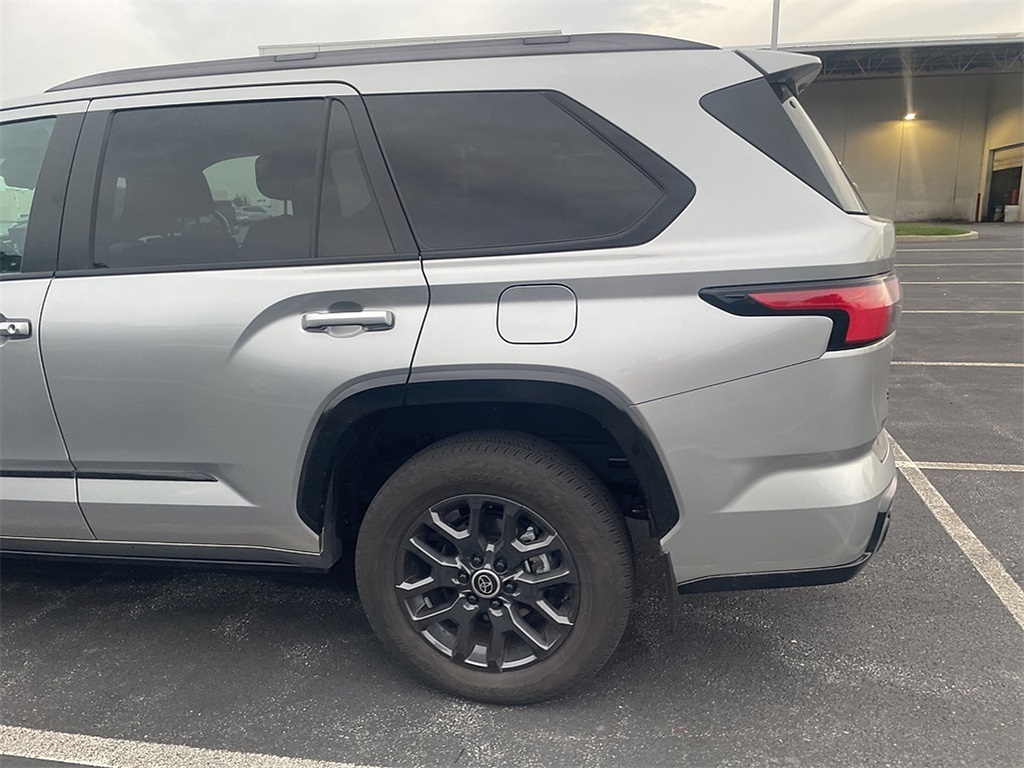 2024 Toyota Sequoia Platinum photo 9