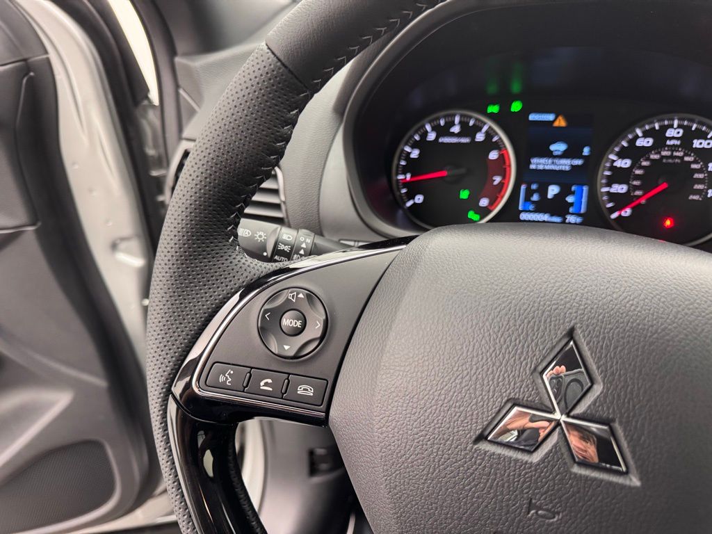 2025 Mitsubishi Eclipse Cross SEL photo 18