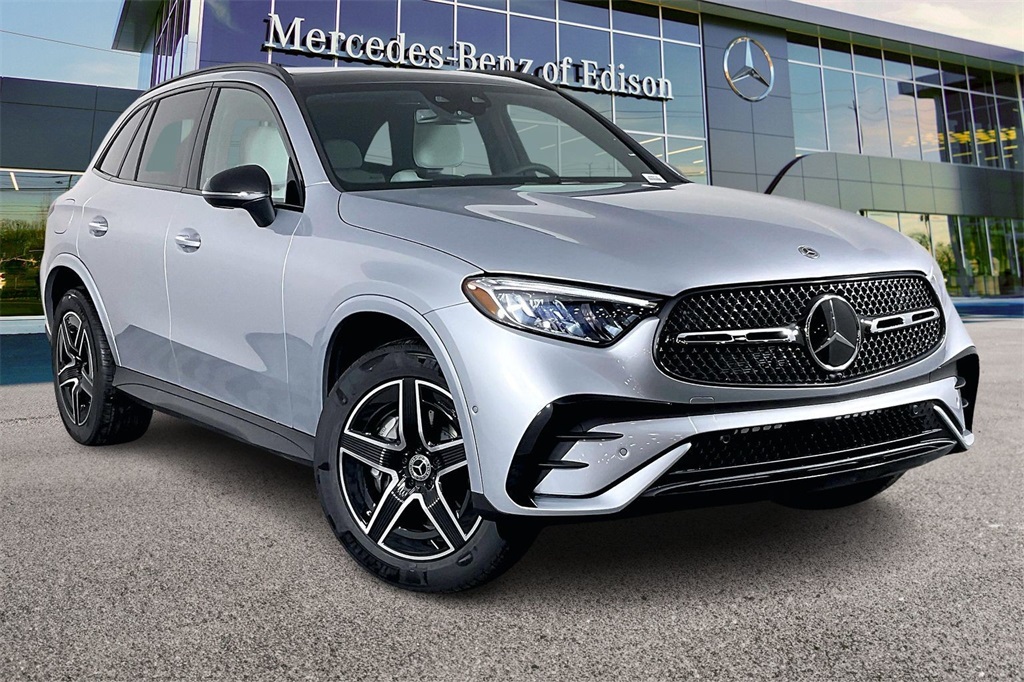 2026 Mercedes-Benz GLC Base's photo