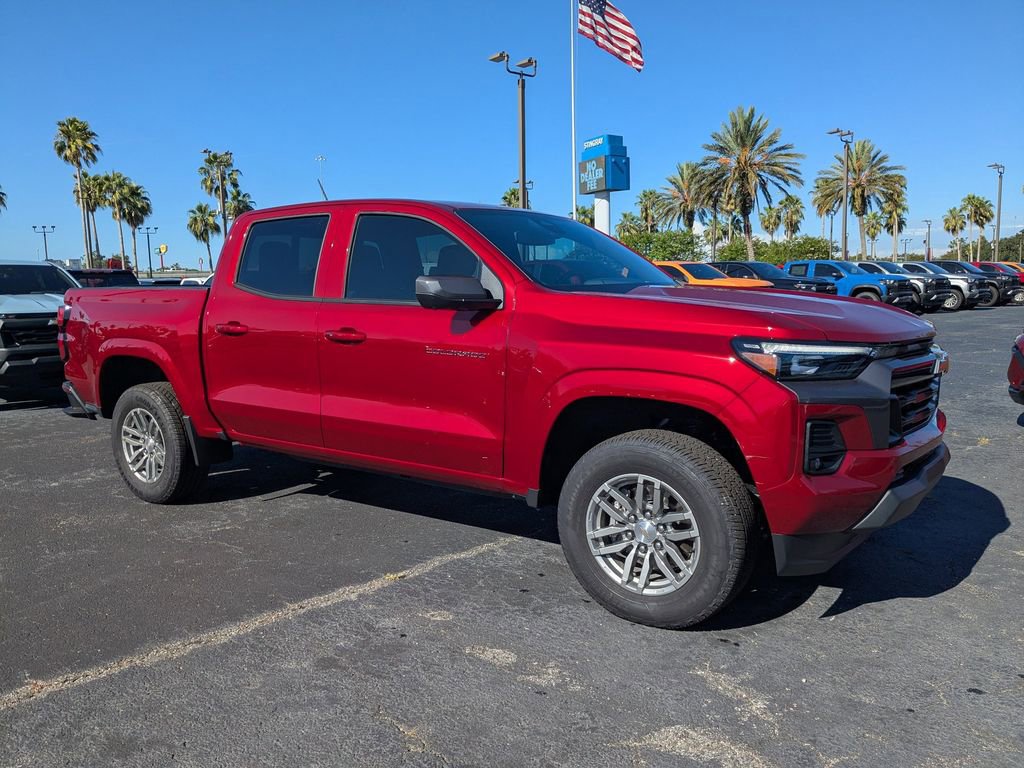 2025 Chevrolet Colorado Work Truck LT photo 2