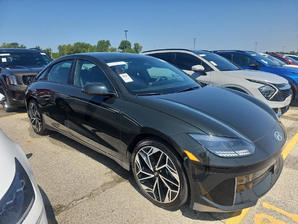 2023 Hyundai Ioniq 6 SEL photo 3