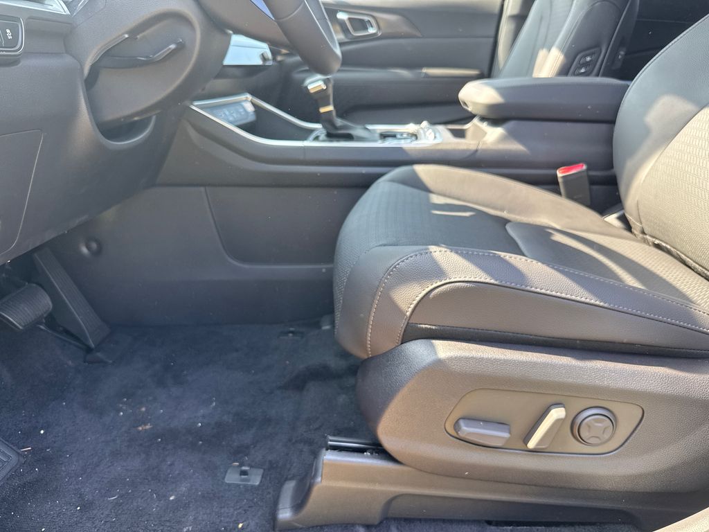 2026 Kia Carnival SX Prestige photo 9